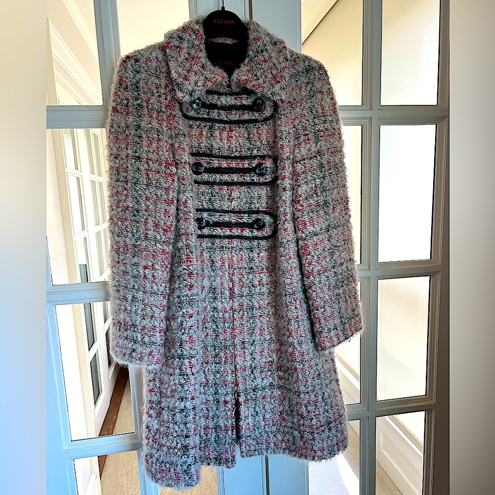 SALE! ESCADA TWEED WINTER COAT! GIVING CHANEL TWEED VIBES! Size 36 (US 6)